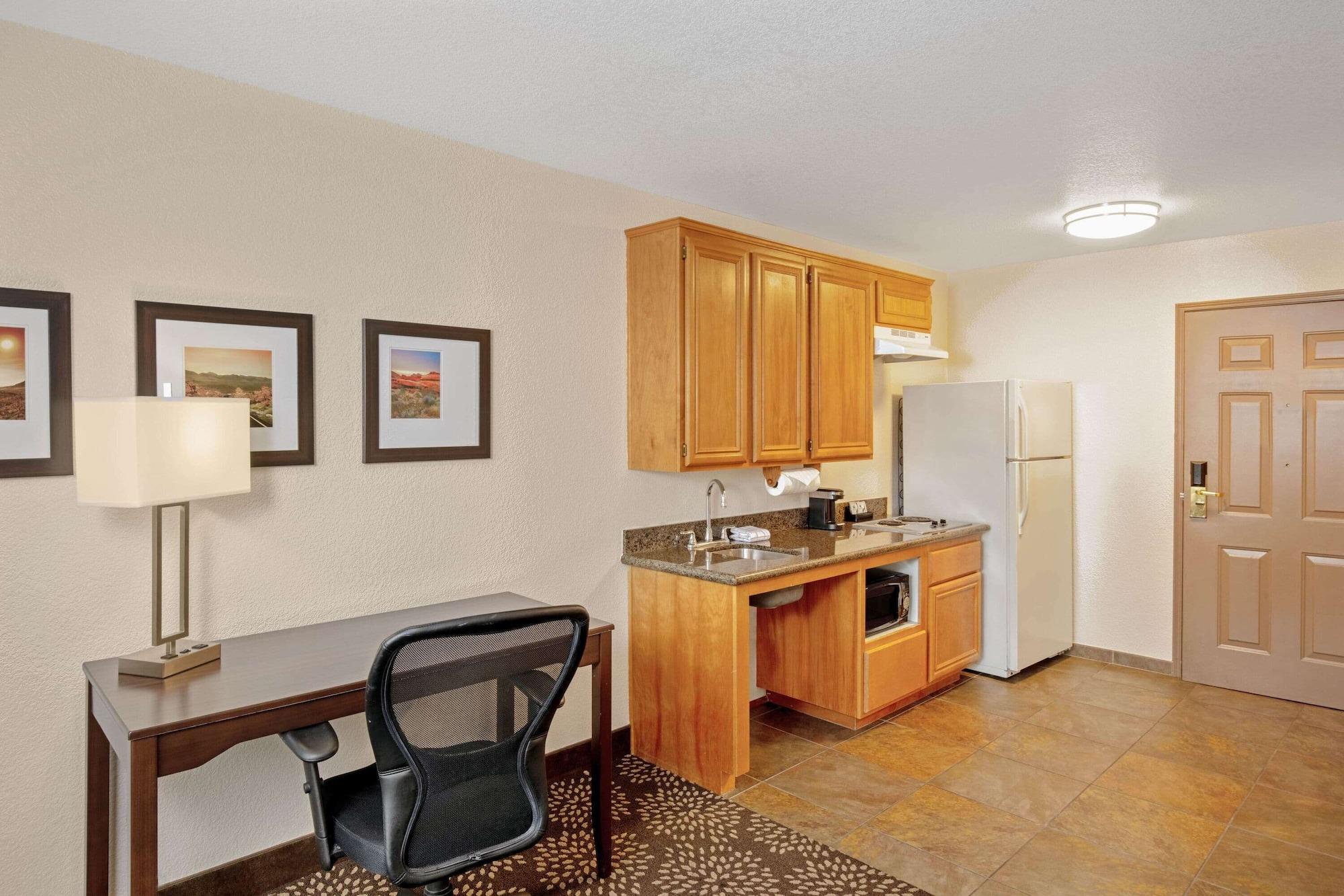 La Quinta By Wyndham Las Vegas Redrock/Summerlin Экстерьер фото